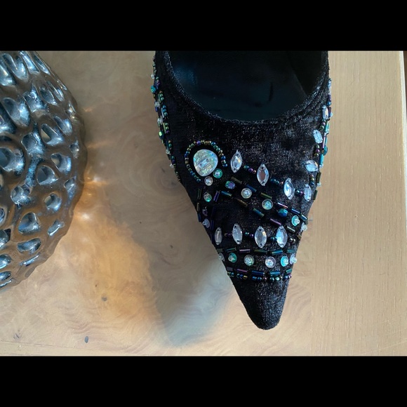 Beaded Pumps - Picture 4 of 6